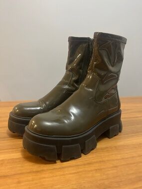 ALDO Chunky Platform Combat Boots Olive Green Patent Lug Sole 6.5